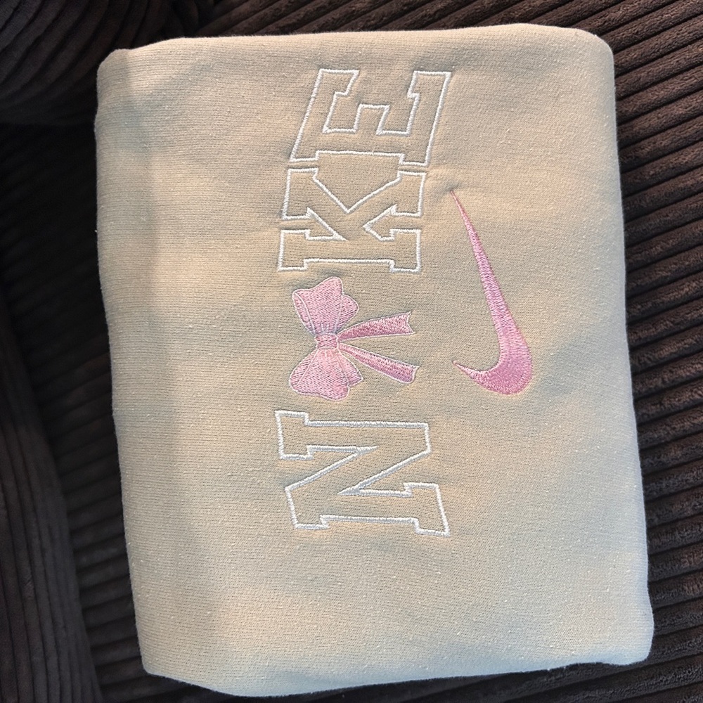 Nike Bow Preppy Crewneck - Picture 3 of 6